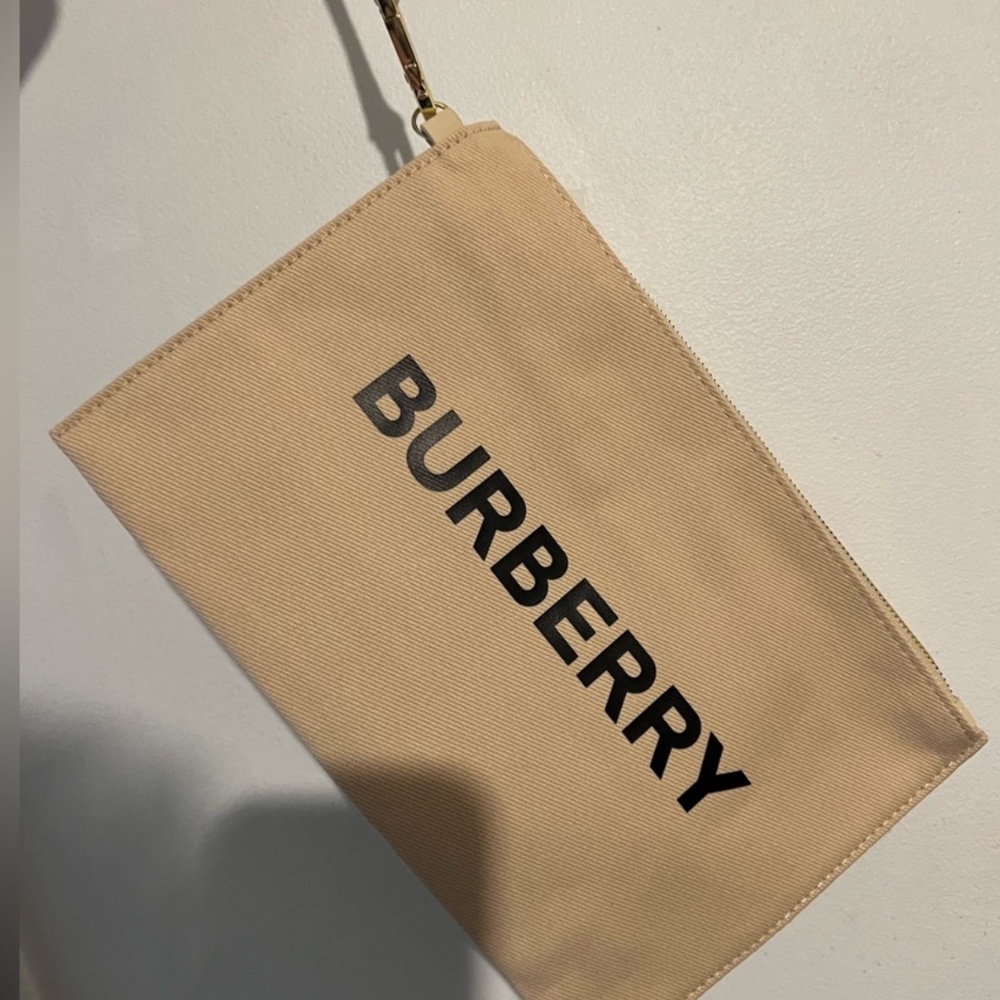 Burberry women’s travel pouch wristlet with zipper